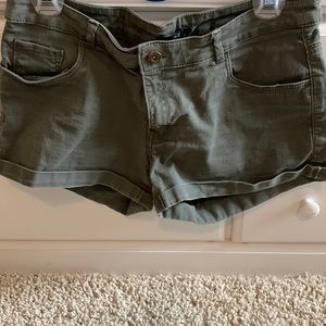 H&M Cargo Green Shorts